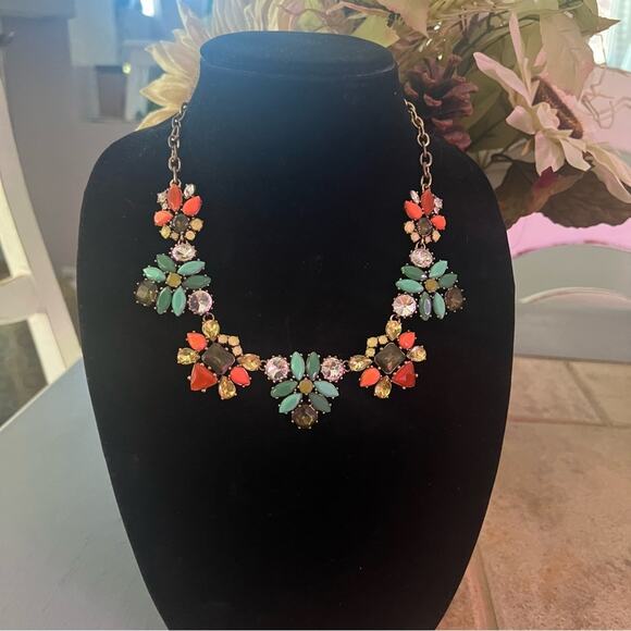 Stella & Dot Long Gold Tone Flowers Statement Necklace - Picture 2 of 9